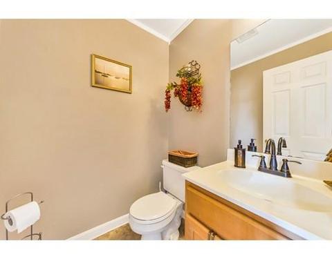 57 Emeline Ct, Springfield, MA 01128 photo 9