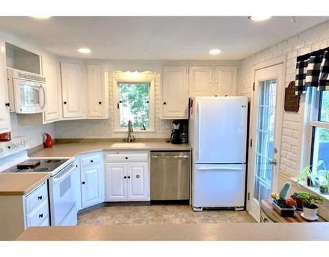 6 Susan Rd, Marblehead, MA 01945 photo 3
