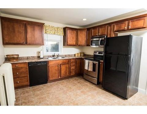 23 Beech St, Lowell, MA 01850 photo 3