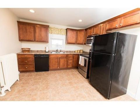23 Beech St, Lowell, MA 01850 photo 4