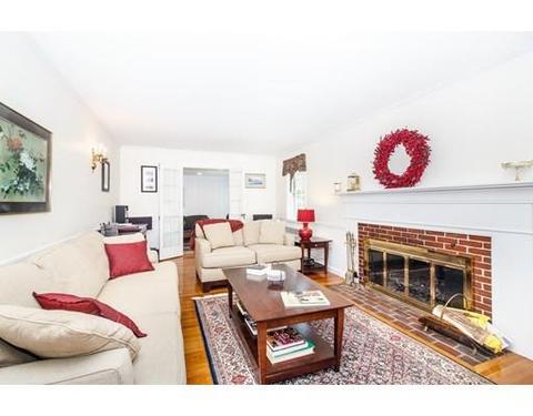 16 Cape Cod Ln, Milton, MA 02186 photo 4