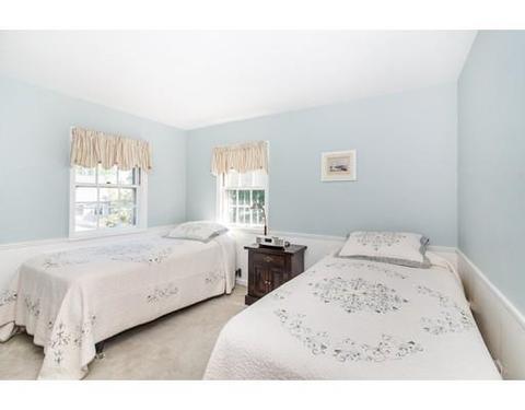 16 Cape Cod Ln, Milton, MA 02186 photo 17