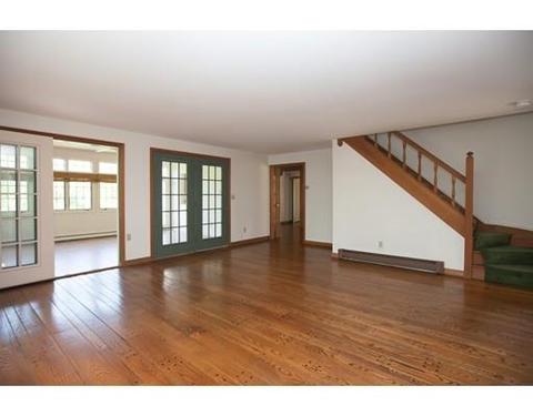 27 Charles St, Hingham, MA 02043 photo 9