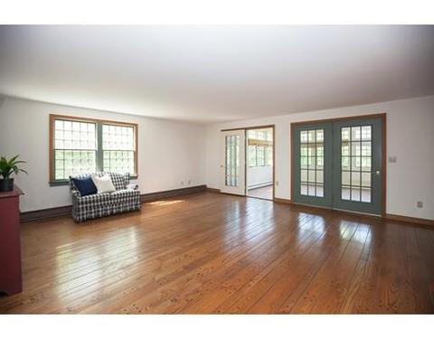 27 Charles St, Hingham, MA 02043 photo 8