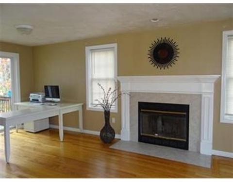 53 Ledgecrest Dr, Worcester, MA 01603 photo 2
