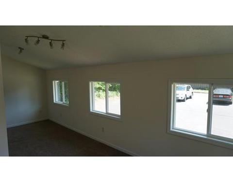 52 Emily St, Springfield, MA 01109 photo 7