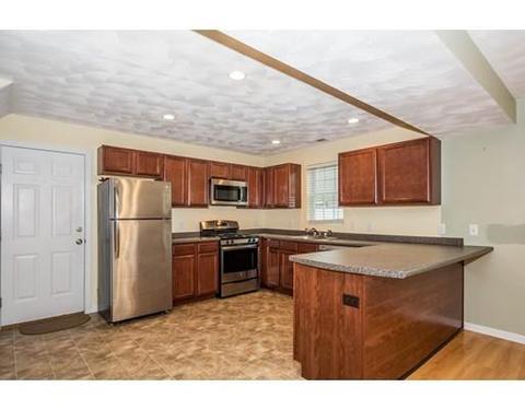 45 Ecklund Dr, Lowell, MA 01852 photo 9