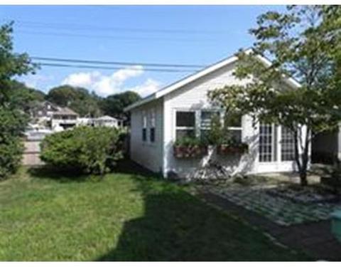 26 Maple St, Wareham, MA 02571 photo 4