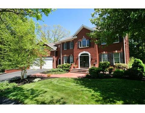 25 Cory Ln, Reading, MA 01867 photo 2