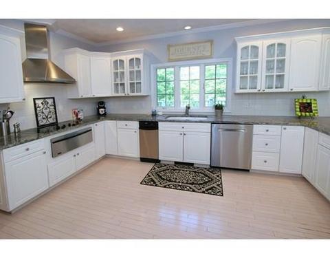 25 Cory Ln, Reading, MA 01867 photo 4