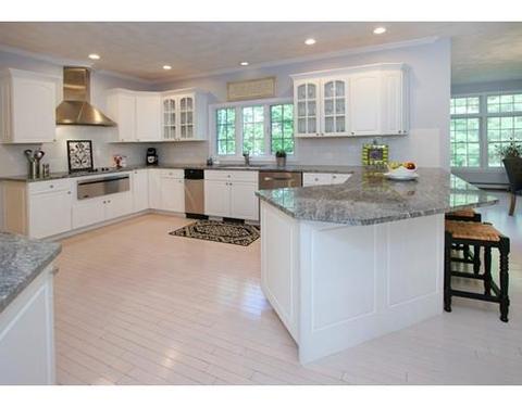 25 Cory Ln, Reading, MA 01867 photo 3