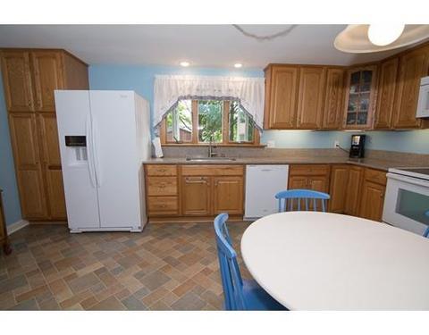 37 Crestlan Cir, Worcester, MA 01604 photo 6