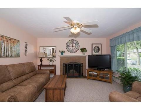 37 Crestlan Cir, Worcester, MA 01604 photo 3