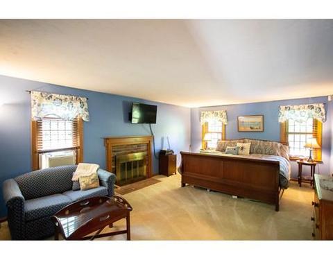 16 Thayer St, Upton, MA 01568 photo 9