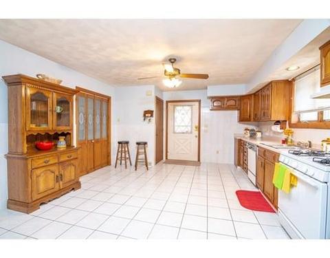 23 Loring St, Springfield, MA 01105 photo 6