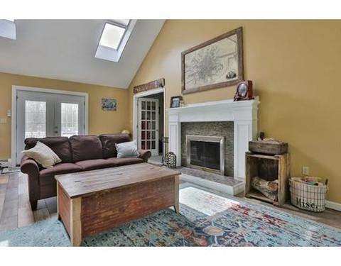 17 Hawthorne Rd, Windham, NH 03087 photo 10