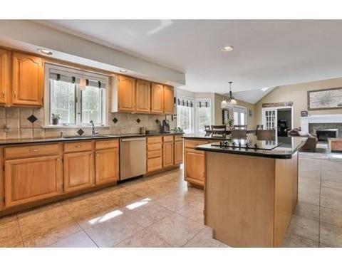 17 Hawthorne Rd, Windham, NH 03087 photo 4