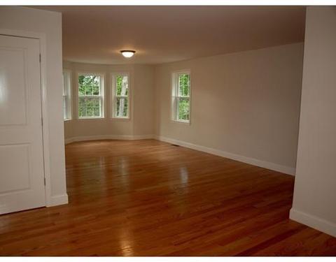 60 Vine St, Saugus, MA 01906 photo 11