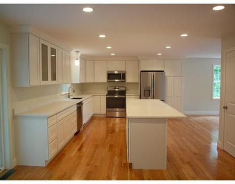 60 Vine St, Saugus, MA 01906 photo 3