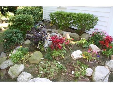 104 Shefford St, Springfield, MA 01107 photo 2