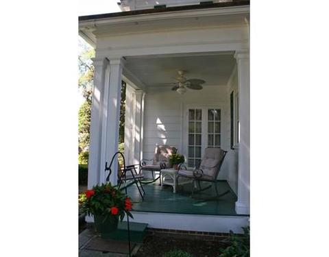 104 Shefford St, Springfield, MA 01107 photo 3