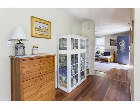 3 Abbot Ct, Marblehead, MA 01945 photo 3