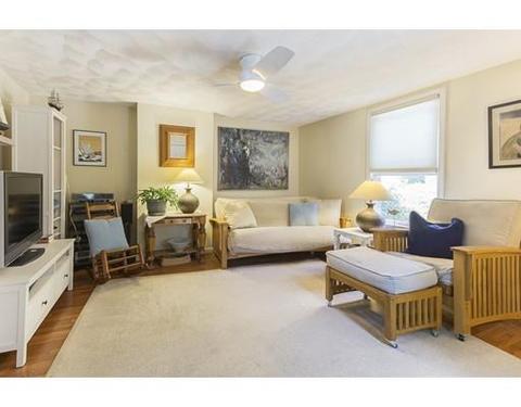 3 Abbot Ct, Marblehead, MA 01945 photo 2