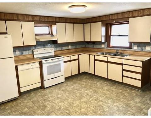 28 Dana St, Springfield, MA 01104 photo 6