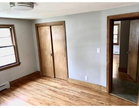 28 Dana St, Springfield, MA 01104 photo 8