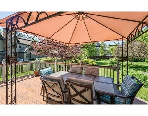 23 Oak St, Marblehead, MA 01945 photo 4
