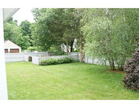 11 Olympia St, Easthampton, MA 01027 photo 6