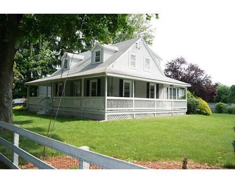 11 Olympia St, Easthampton, MA 01027 photo 2