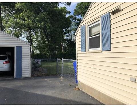 36 Kenway Dr, Springfield, MA 01104 photo 2
