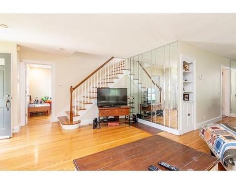 65 Harkness Ave, Springfield, MA 01118 photo 3