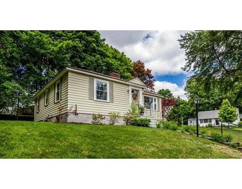 28 Whitla Dr, Worcester, MA 01604 photo 2