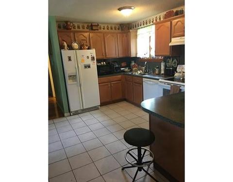 62 Frederic St, Springfield, MA 01119 photo 4