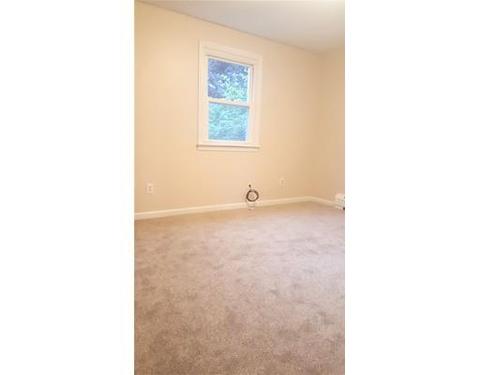 18 Plain St, Easthampton, MA 01027 photo 8