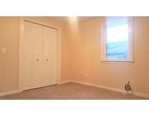 18 Plain St, Easthampton, MA 01027 photo 9