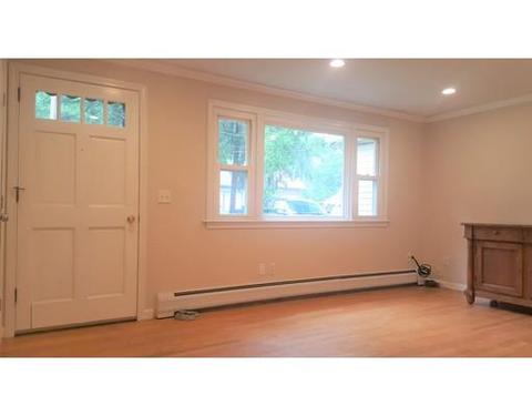 18 Plain St, Easthampton, MA 01027 photo 4