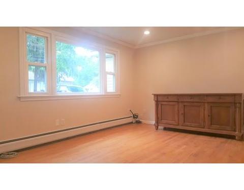 18 Plain St, Easthampton, MA 01027 photo 3