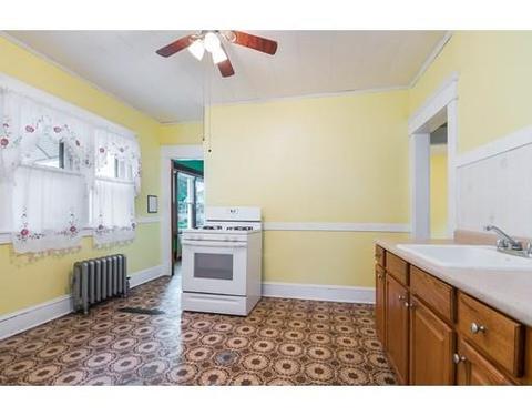 89 Lyons St, Springfield, MA 01151 photo 22
