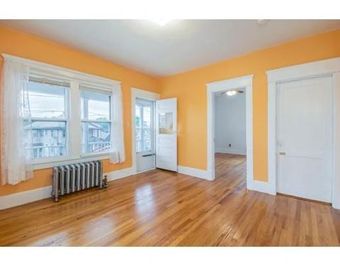 89 Lyons St, Springfield, MA 01151 photo 4