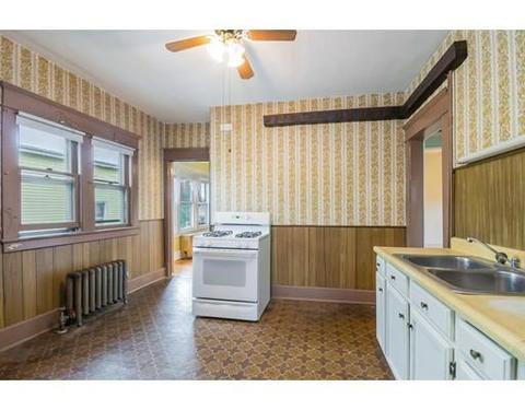 89 Lyons St, Springfield, MA 01151 photo 9