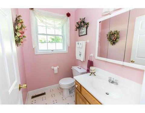 9 Ash Ln, Dudley, MA 01571 photo 12