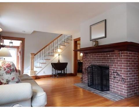 8 Messinger St, Canton, MA 02021 photo 4