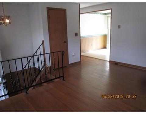 142 Murphy Ln, Chicopee, MA 01020 photo 8