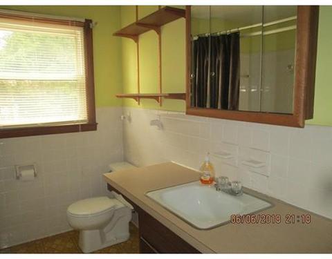 142 Murphy Ln, Chicopee, MA 01020 photo 10