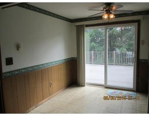 142 Murphy Ln, Chicopee, MA 01020 photo 3