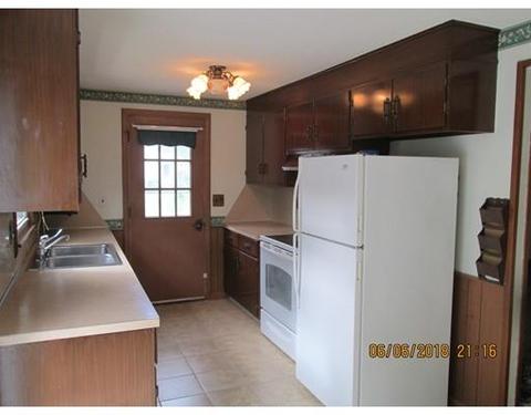 142 Murphy Ln, Chicopee, MA 01020 photo 4