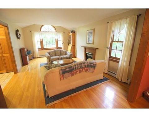 2 Meadow Ln, Maynard, MA 01754 photo 6